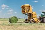 Vermeer_G4-Pro-Baler.jpg