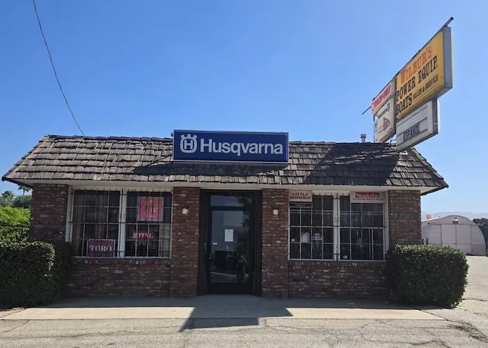 Jeff James Wilbur's FB post Outside.jpg