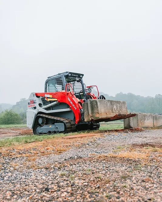 Takeuchi_TL11R3_Moving_Concrete.jpg