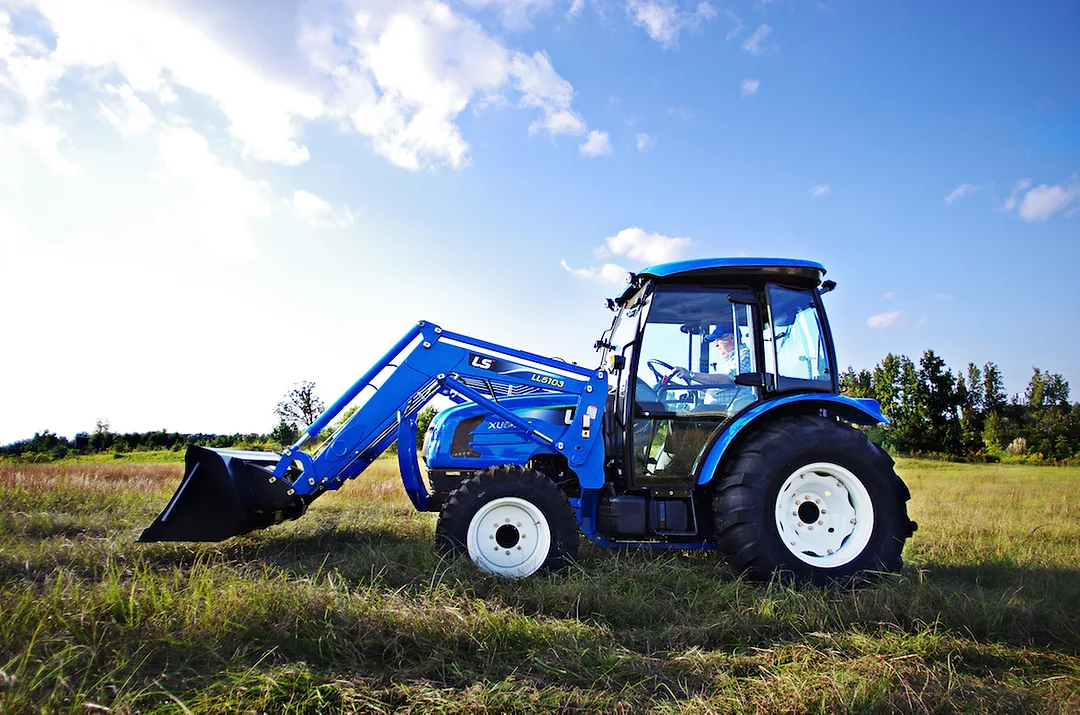 LS Tractor XU series