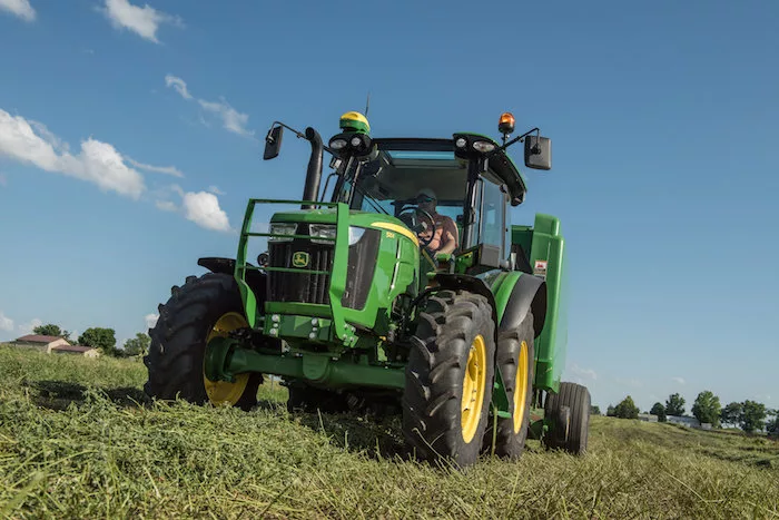 John Deere 5R Series Utility Tractors_0219 copy