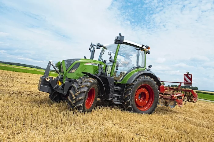 AGCO Fendt 300 Vario Series Tractors_0820 copy
