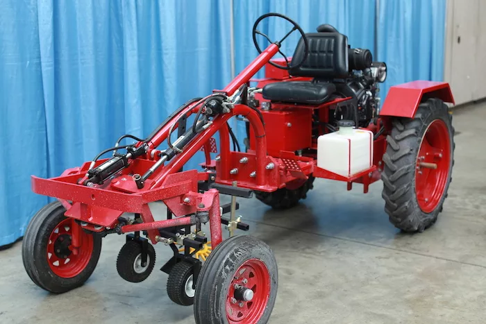 CleBer LLC Oggún Tractor_0518 copy