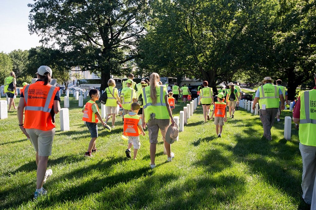 Volunteers at Arlington Cemetery